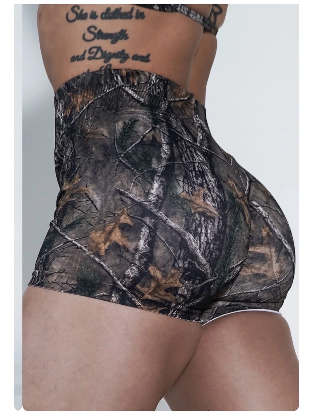 VITAL APPAREL PINNACLE SEAMLESS SCRUNCH BUTT SHORTS 4" - FOREST CAMO L/XL